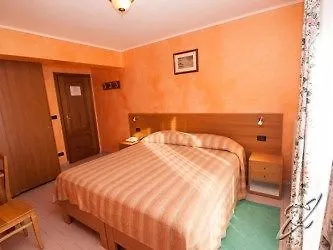 Hotel Chateau Des Dames 2*